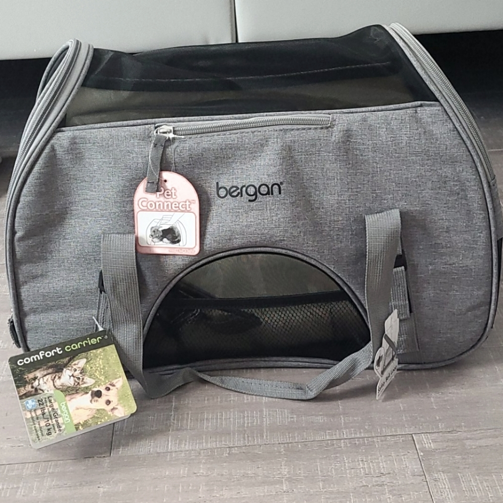 NWT Bergan Dog Carrier